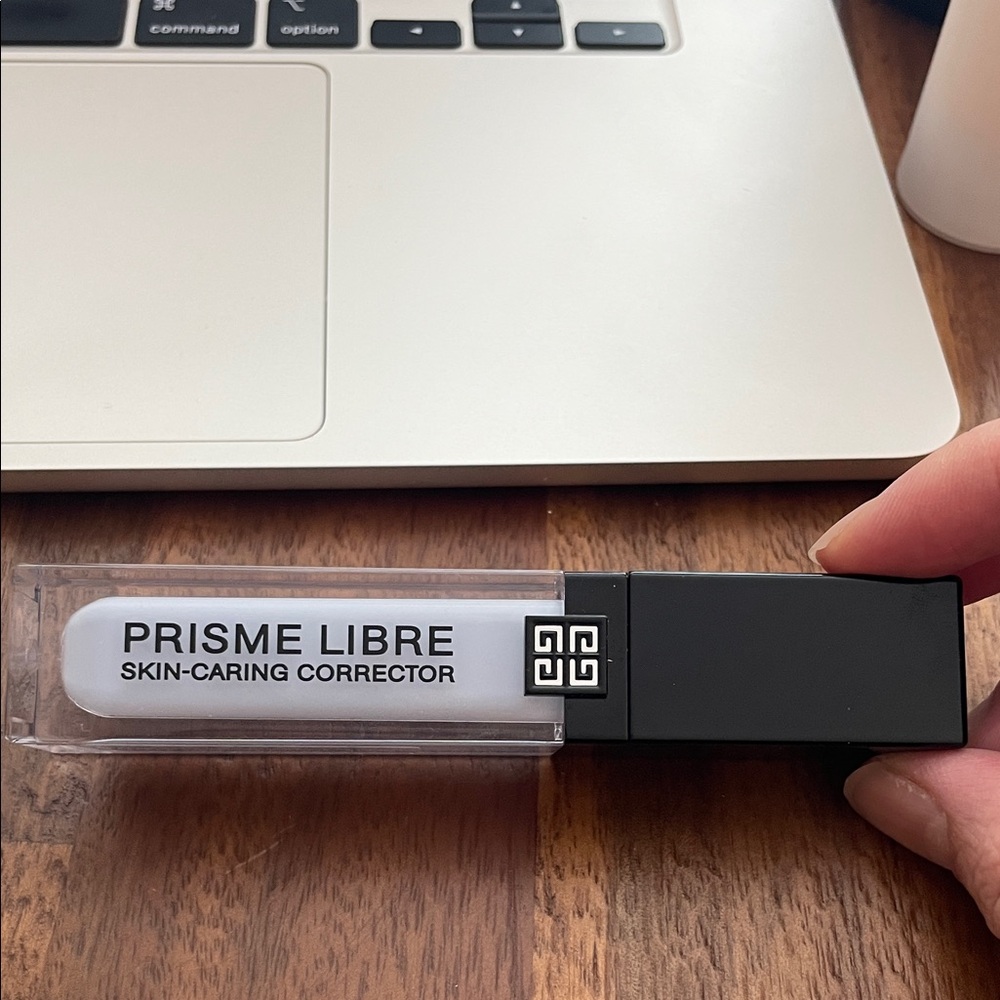 GIVENCHY PRISME LIBRE BLUE CORRECTOR
